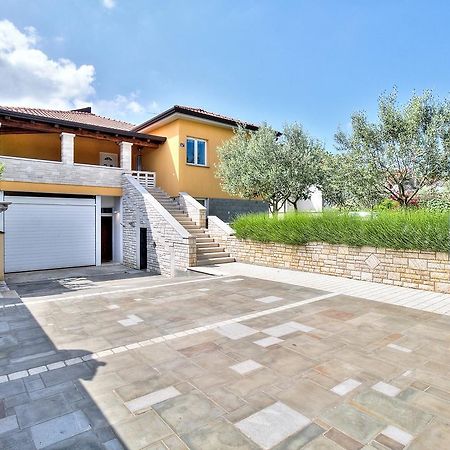 Lana House With Apartment Petrovija Exterior foto