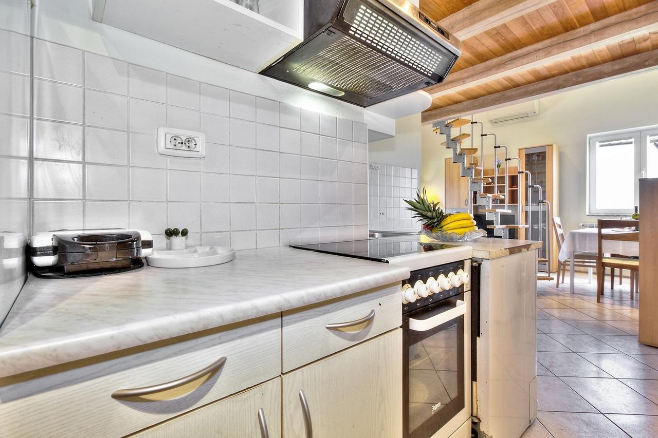 Lana House With Apartment Petrovija Exterior foto