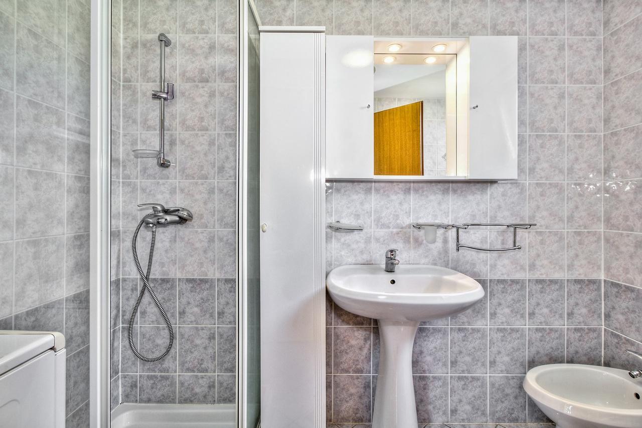 Lana House With Apartment Petrovija Exterior foto
