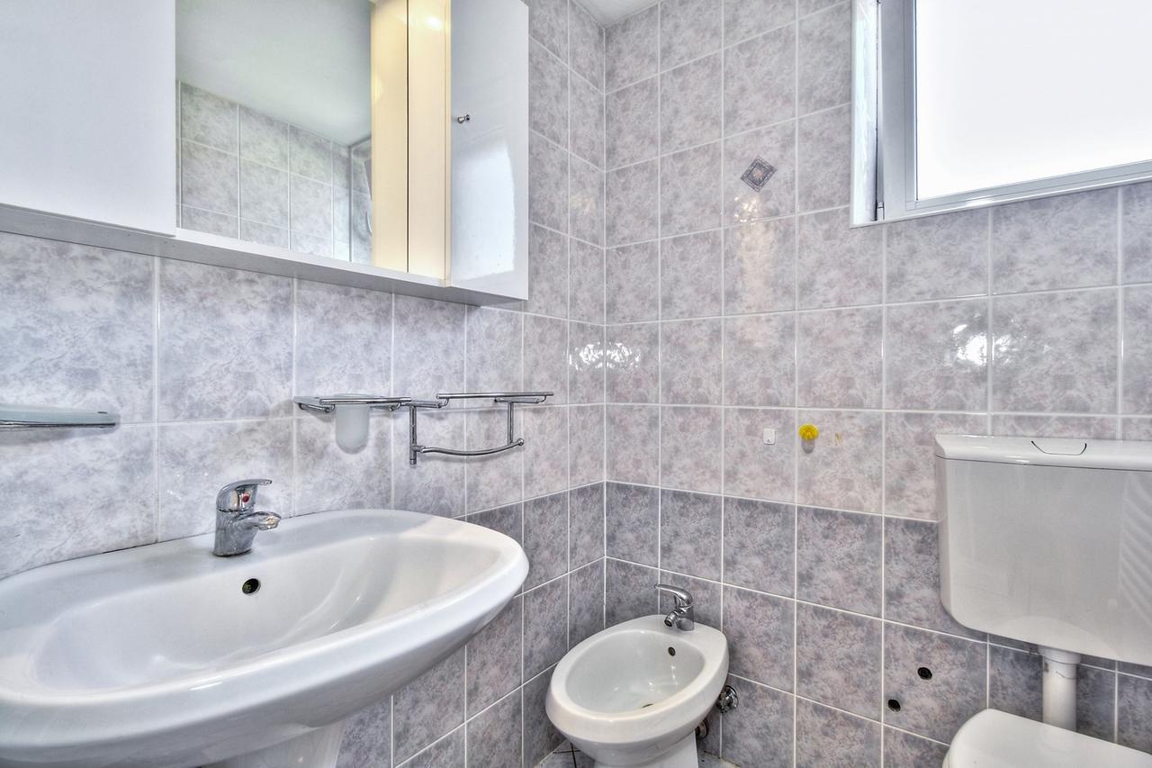 Lana House With Apartment Petrovija Exterior foto